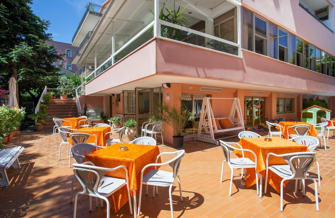 Hotel Alfa Tao Riccione Eksteriør bilde