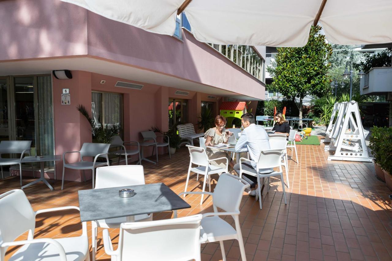 Hotel Alfa Tao Riccione Eksteriør bilde